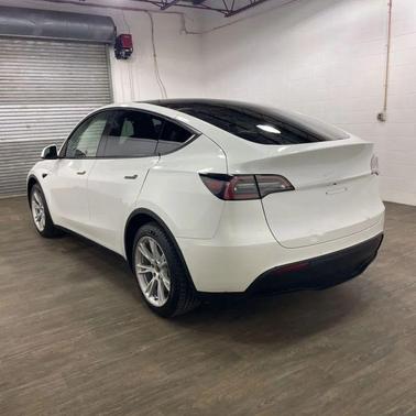 2022 Tesla Model Y Long Range Dual Motor All-Wheel Drive