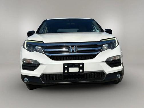 White Diamond Pearl 2016 Honda Pilot EX