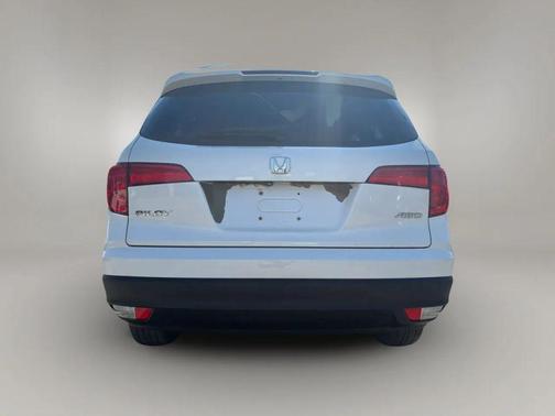 White Diamond Pearl 2016 Honda Pilot EX