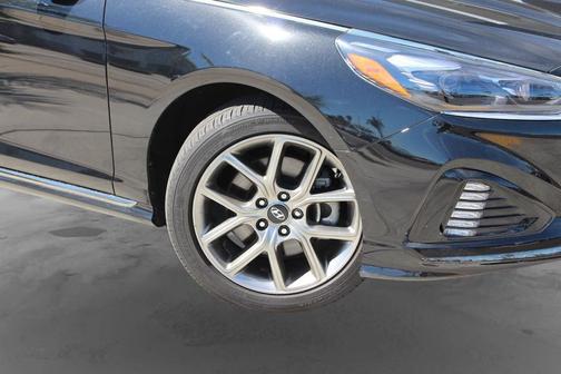 Phantom Black 2019 Hyundai SONATA Limited 2.0T