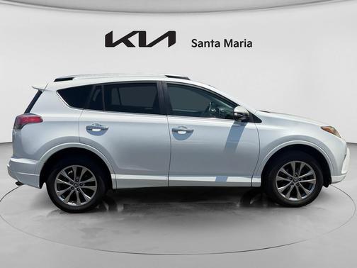 Blizzard Pearl 2017 Toyota RAV4 Platinum