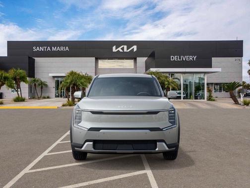 2026 Kia EV9 Light Short Range