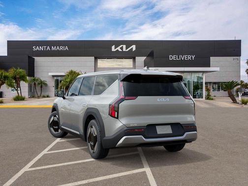 2026 Kia EV9 Light Short Range