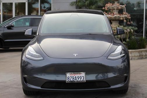 2022 Tesla Model Y Long Range Dual Motor All-Wheel Drive