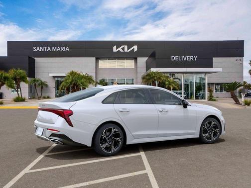 Snow White Pearl 2026 Kia K5