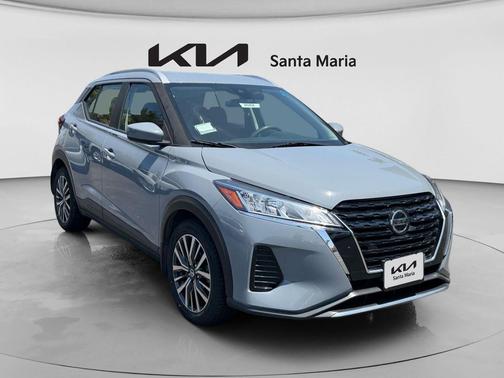 Boulder Gray Pearl 2021 Nissan Kicks SV