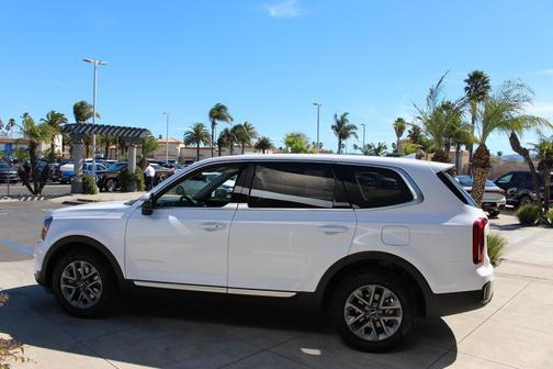 2024 Kia Telluride LX