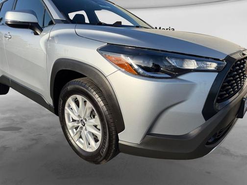 Sonic Silver 2024 Toyota Corolla Cross LE