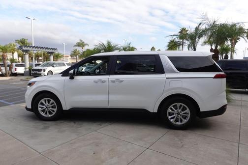 2022 Kia Carnival LXS