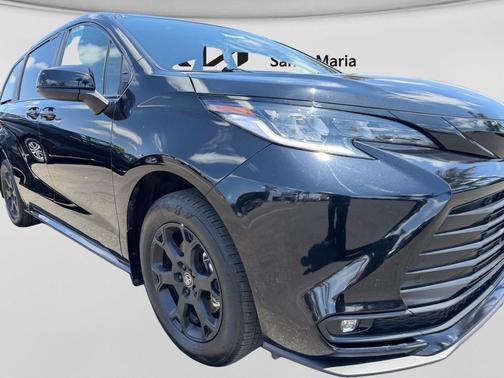 Midnight Black Metallic 2025 Toyota Sienna Woodland Edition