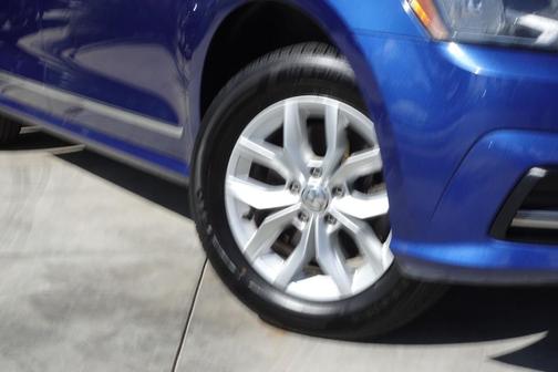 2016 Volkswagen Passat 1.8T S