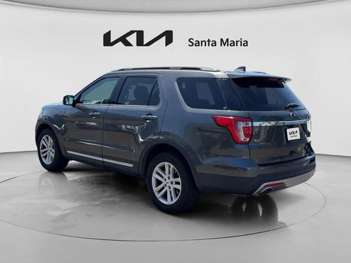 Magnetic 2017 Ford Explorer XLT