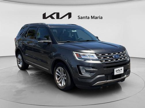 Magnetic 2017 Ford Explorer XLT