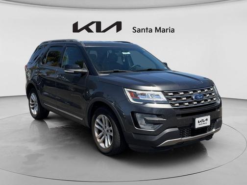 Magnetic 2017 Ford Explorer XLT