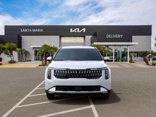 Snow White Pearl 2026 Kia Carnival LX