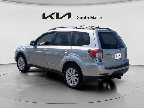 Ice Silver Metallic 2013 Subaru Forester 2.5X Premium