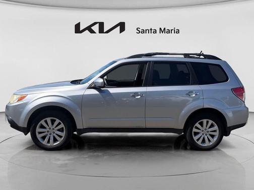 Ice Silver Metallic 2013 Subaru Forester 2.5X Premium