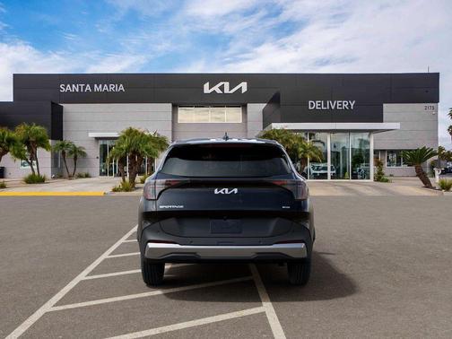 Fusion Black 2026 Kia Sportage Hybrid LX