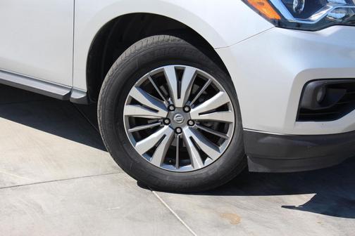 2019 Nissan Pathfinder SL