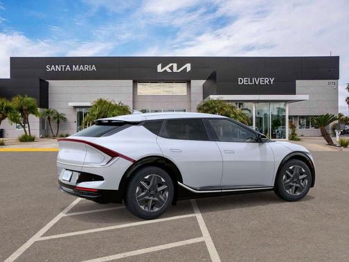 2025 Kia EV6 Light