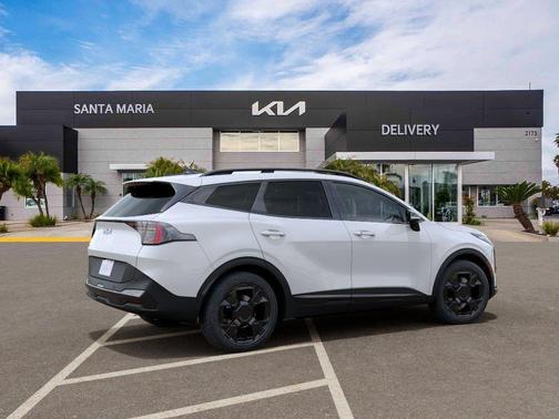 Snow White Pearl 2026 Kia Sportage X-Line