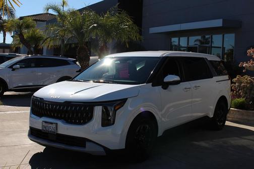 2025 Kia Carnival LXS