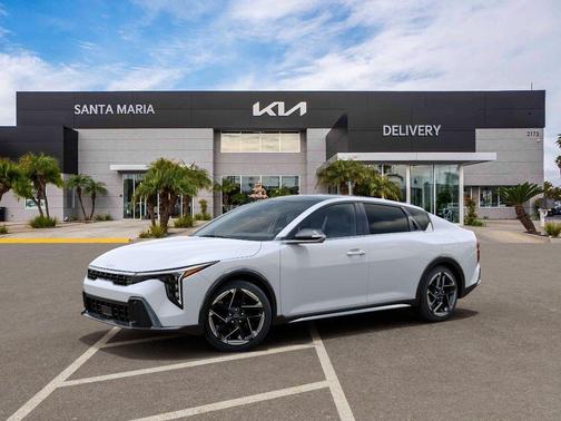 Snow White Pearl 2026 Kia K4 GT-Line