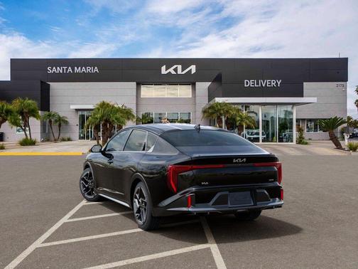 Aurora Black Pearl 2026 Kia K4 GT-Line
