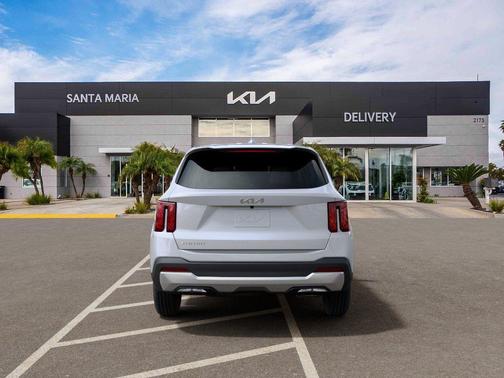 Glacial White Pearl 2026 Kia Sorento LX