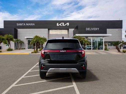 Fusion Black 2026 Kia Seltos LX