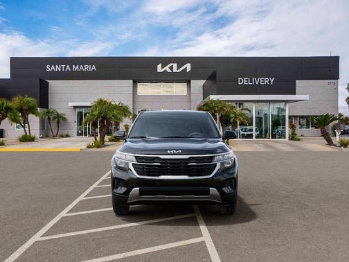 Fusion Black 2026 Kia Seltos LX