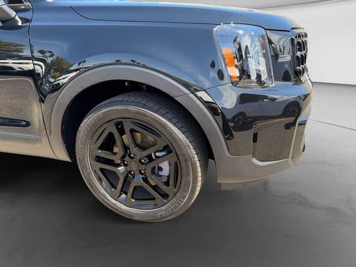 Ebony Black 2025 Kia Telluride EX X-Line