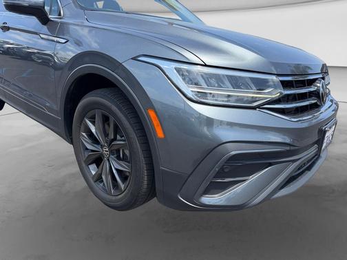 Platinum Gray Metallic 2023 Volkswagen Tiguan 2.0T SE 4MOTION