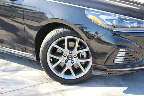 2019 Hyundai SONATA Limited 2.0T