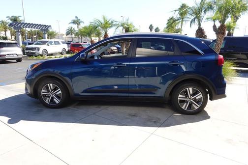 2022 Kia Niro LXS