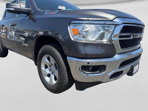 Granite Crystal Metallic Clearcoat 2021 RAM 1500 Big Horn/Lone Star
