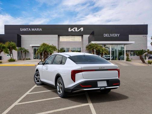 Snow White Pearl 2026 Kia K4 LXS