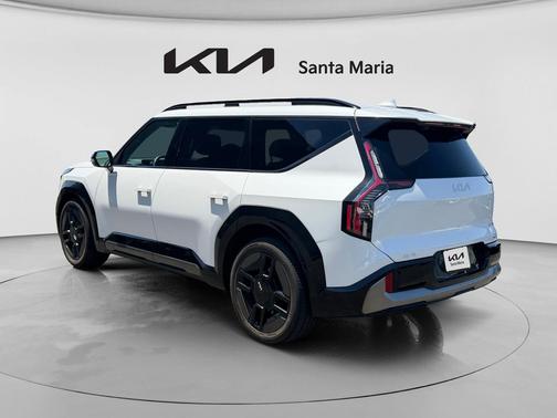 Snow White Pearl 2024 Kia EV9 GT-Line