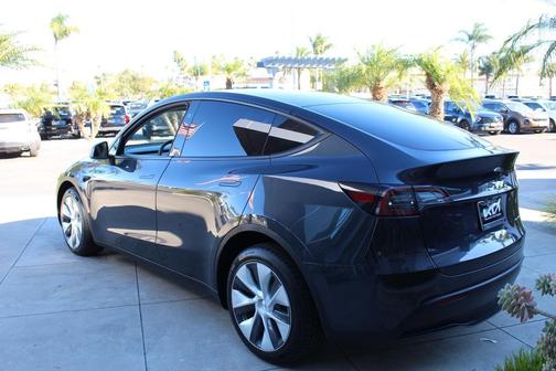 2024 Tesla Model Y Long Range Dual Motor All-Wheel Drive