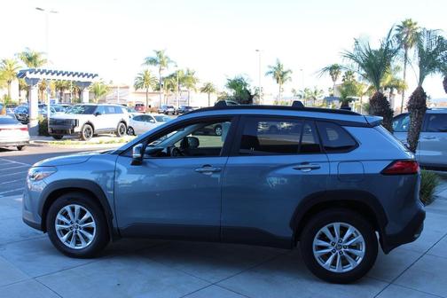 2025 Toyota Corolla Cross LE