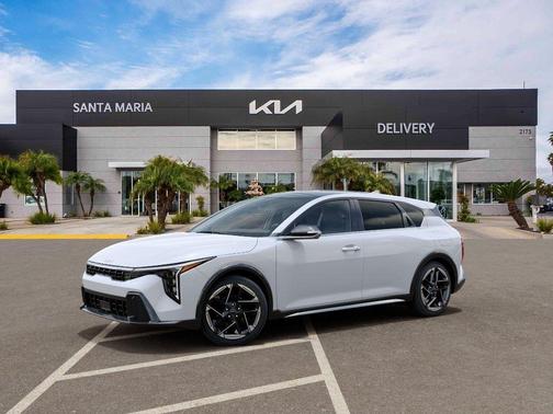 Snow White Pearl 2026 Kia K4 GT-Line