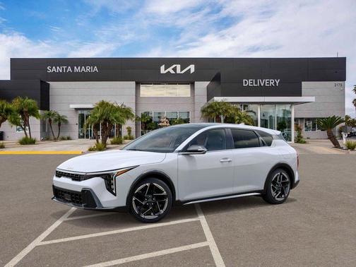 Snow White Pearl 2026 Kia K4 GT-Line