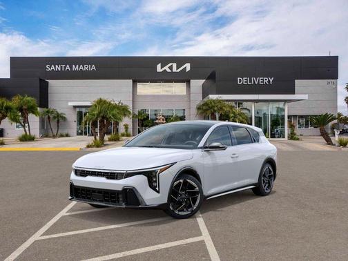 Snow White Pearl 2026 Kia K4 GT-Line