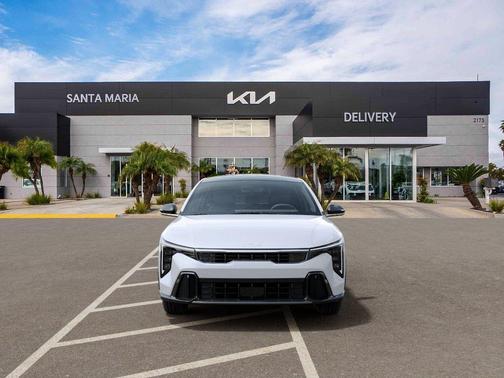 Snow White Pearl 2026 Kia K4 GT-Line