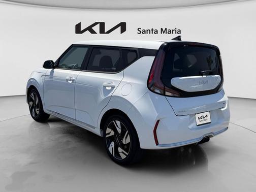 Snow White Pearl 2024 Kia Soul GT-Line