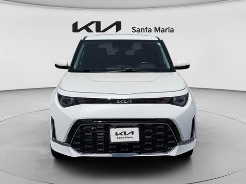 Snow White Pearl 2024 Kia Soul GT-Line