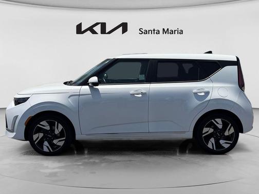 Snow White Pearl 2024 Kia Soul GT-Line
