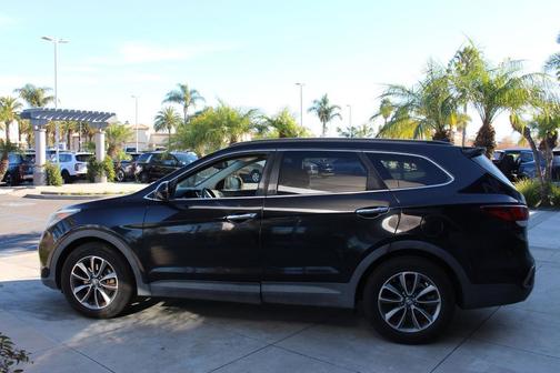 2017 Hyundai SANTA FE SE