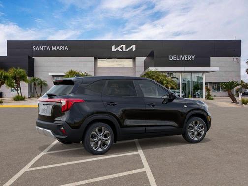 Fusion Black 2026 Kia Seltos LX
