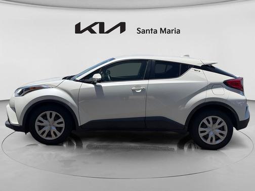 Blizzard Pearl 2019 Toyota C-HR LE